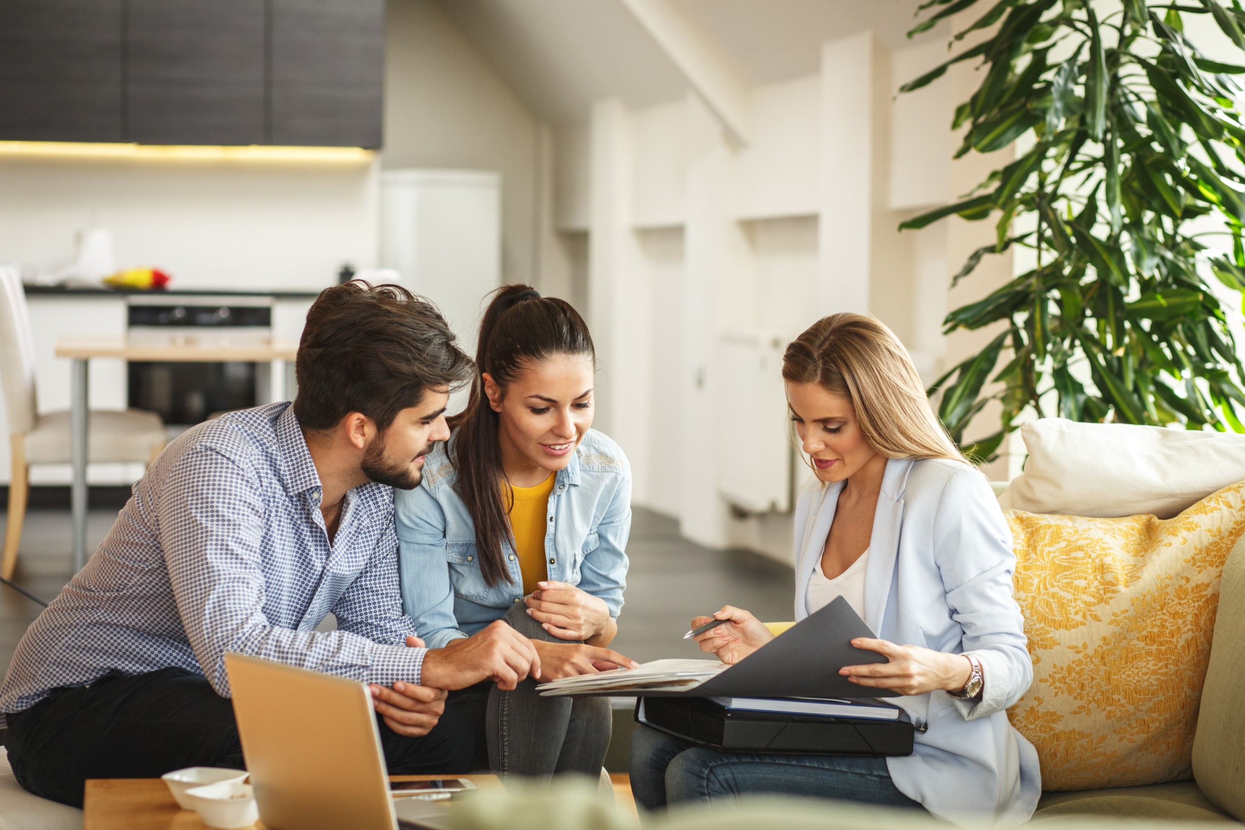 Couple-looking-at-home-design